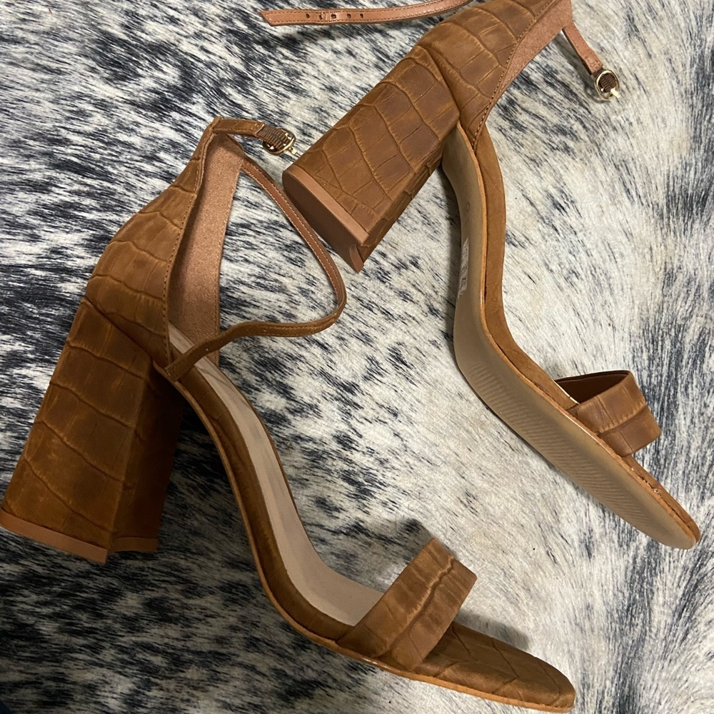 NWOT - Aldo heels size 9